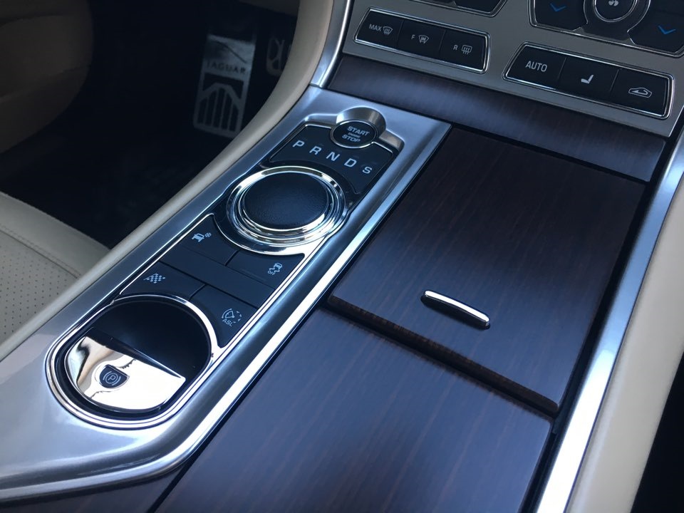 Ягуар коробка передач. Ягуар шайба. 0 л. Ягуар xf селектор автомата. Селектор акпп jaguar xf.