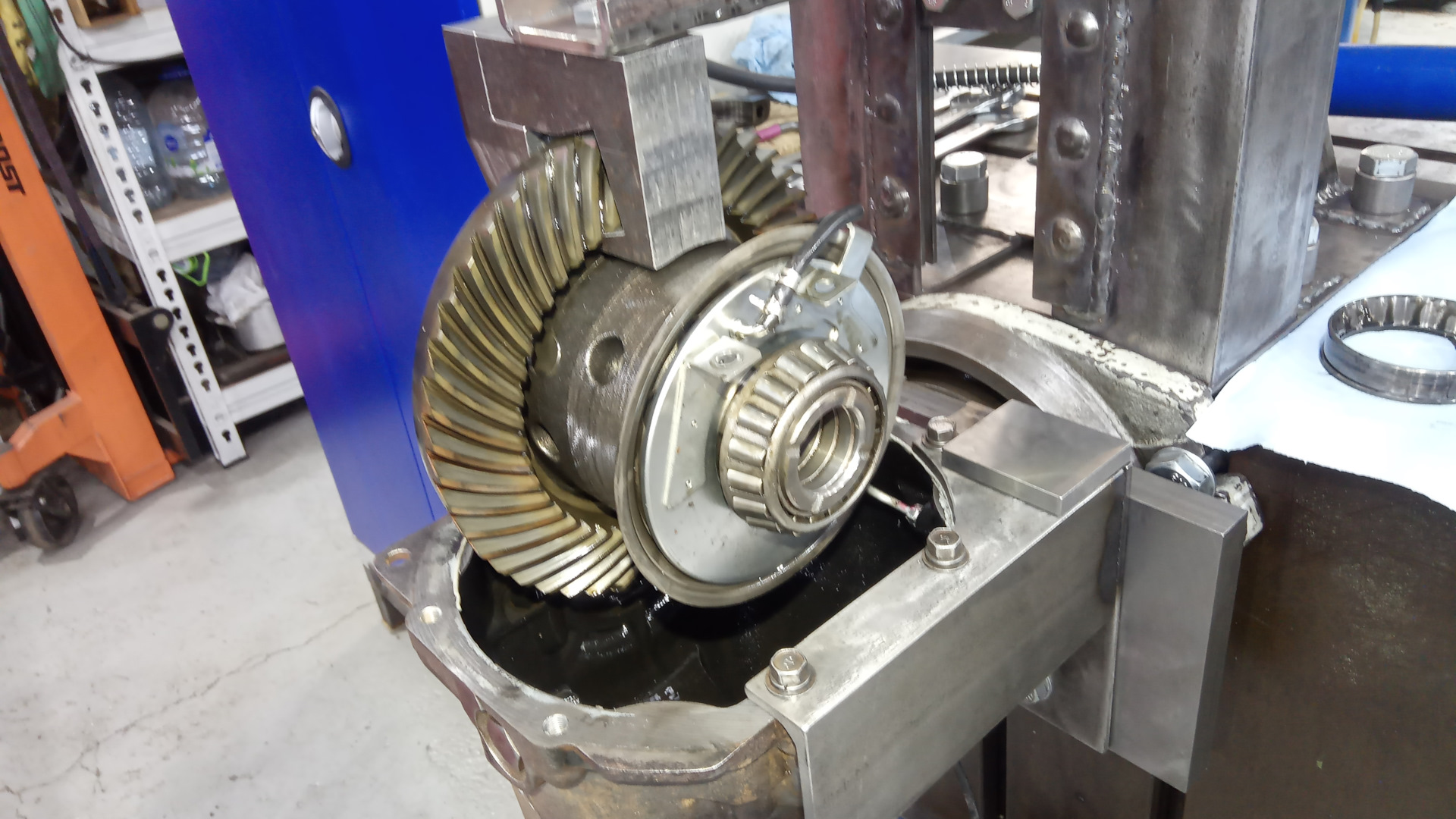 Гидравлический манипулятор для сборки-разборки редукторов — Mitsubishi ...