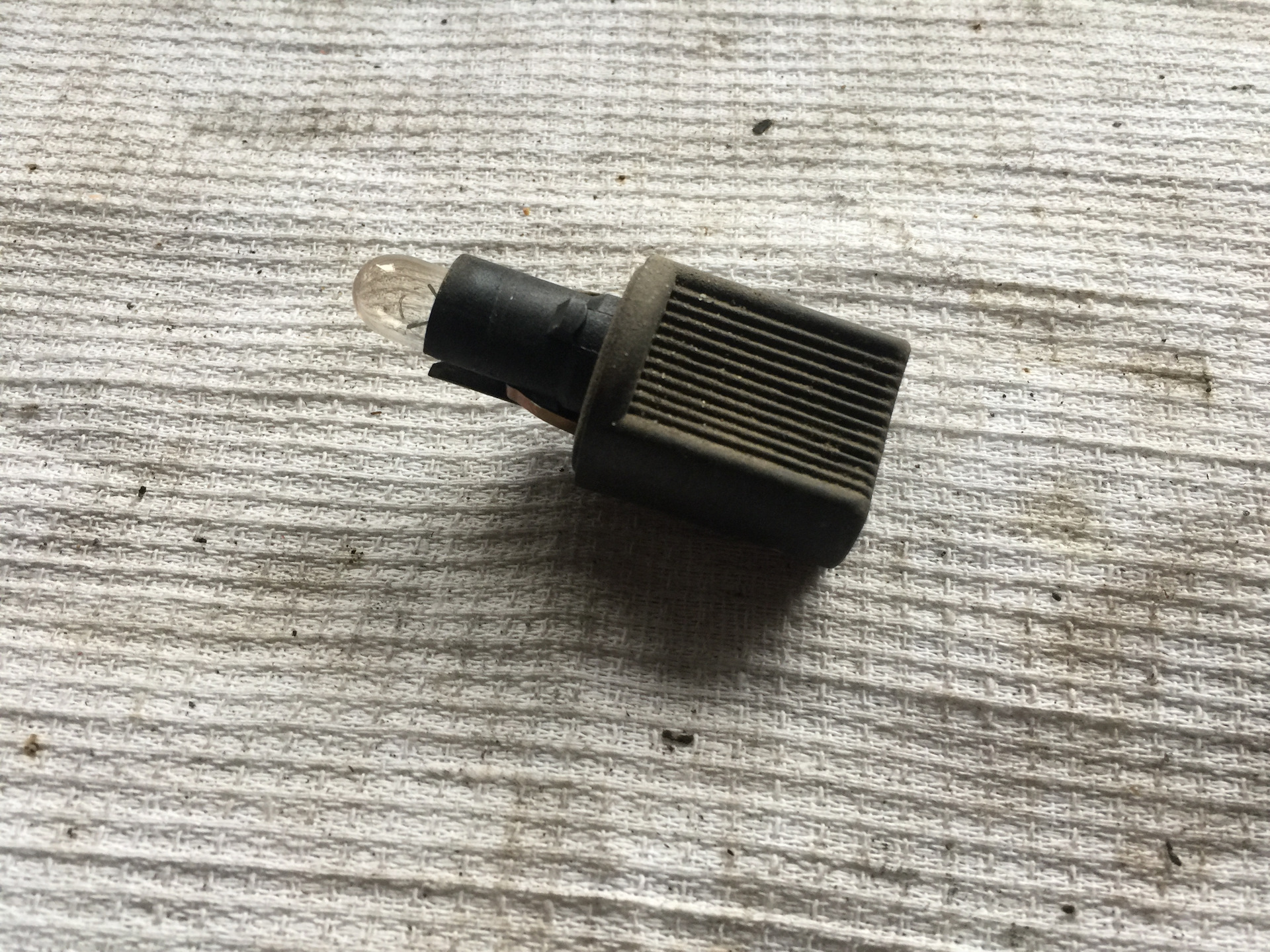 Лампочка габаритного огня. — Mercedes-Benz S-Class (W221), 5,5 л, 2009 ...