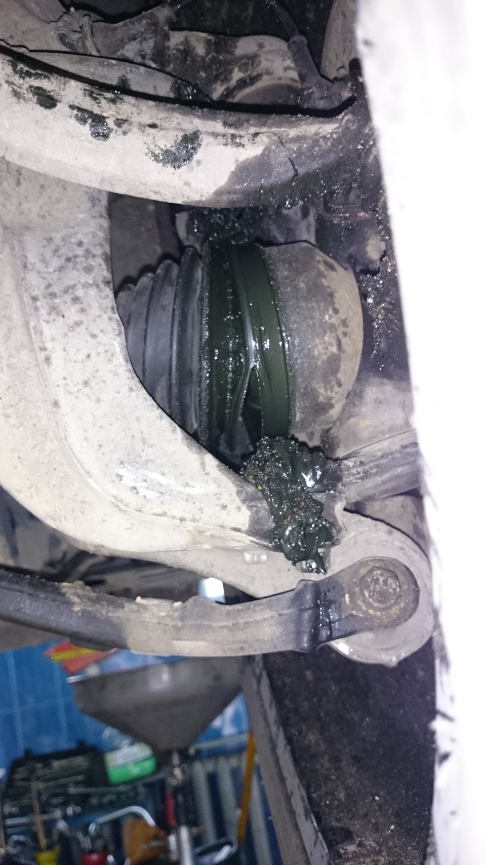 Стук в колесе и пыльник шруса — Citroen C5 (2G), 2,2 л, 2012 года ...
