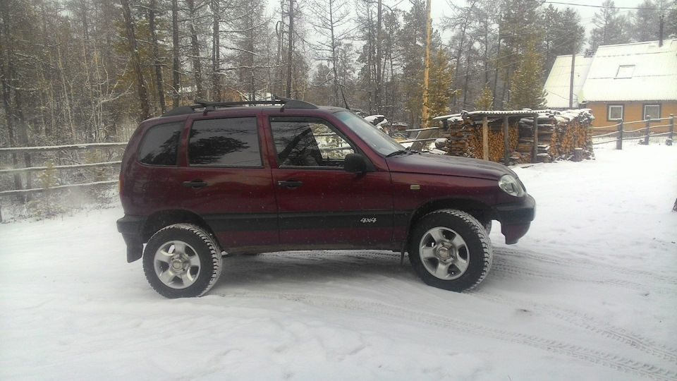 Замена троса ручника и задних колодок — Chevrolet Niva (1G), 1,7 л ...
