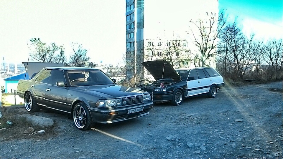 Toyota crown 131 wide body отличие