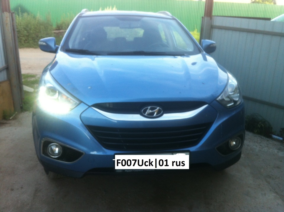 Hyundai ix35 свет. Hyundai ix35 2. Хендай представил автомобиль. Hyundai ix35 свет. Хендай ах35 ходовые огни.