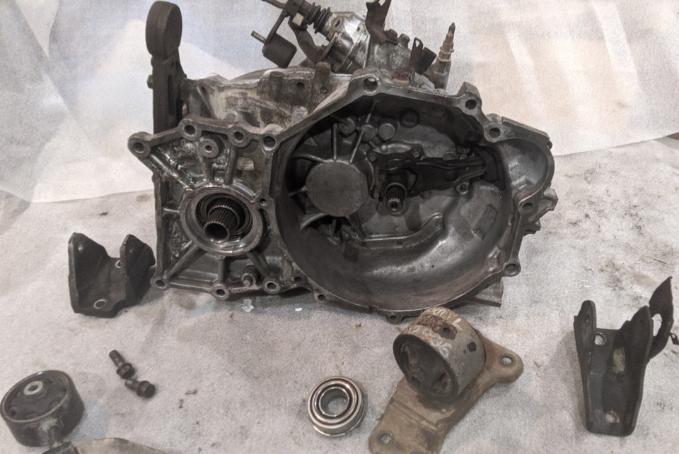 Акпп митсубиси шариот 4 вд. 6 4g92 2003г. Мкпп митсубиси спейс вагон 2. Мкпп 4g63. Мкпп 4g63.