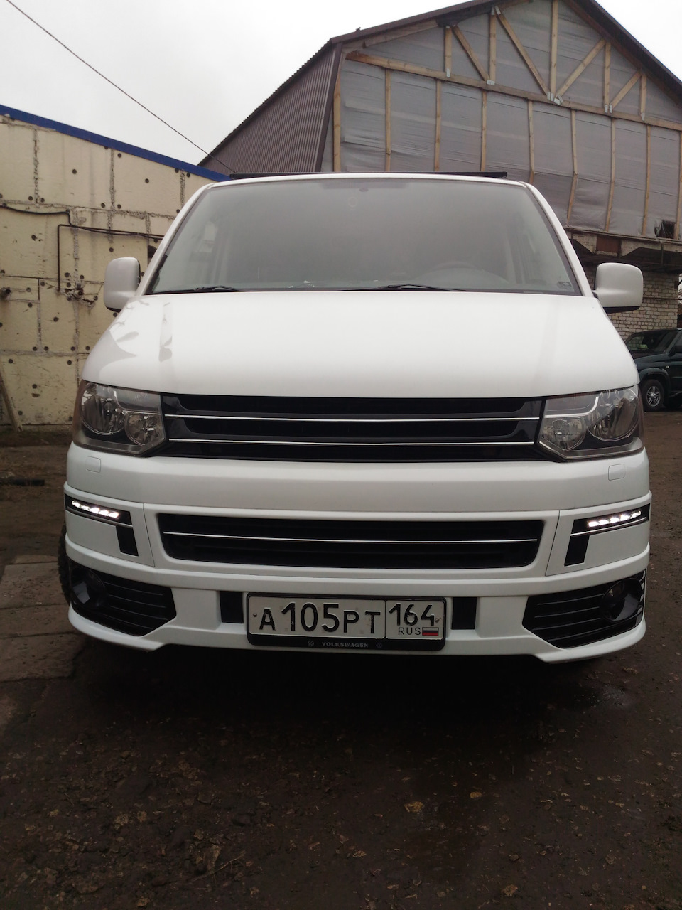 №139. Установил накладку переднего бампера SPORTLINE — Volkswagen  Transporter T5, 1,9 л, 2008 года | тюнинг | DRIVE2