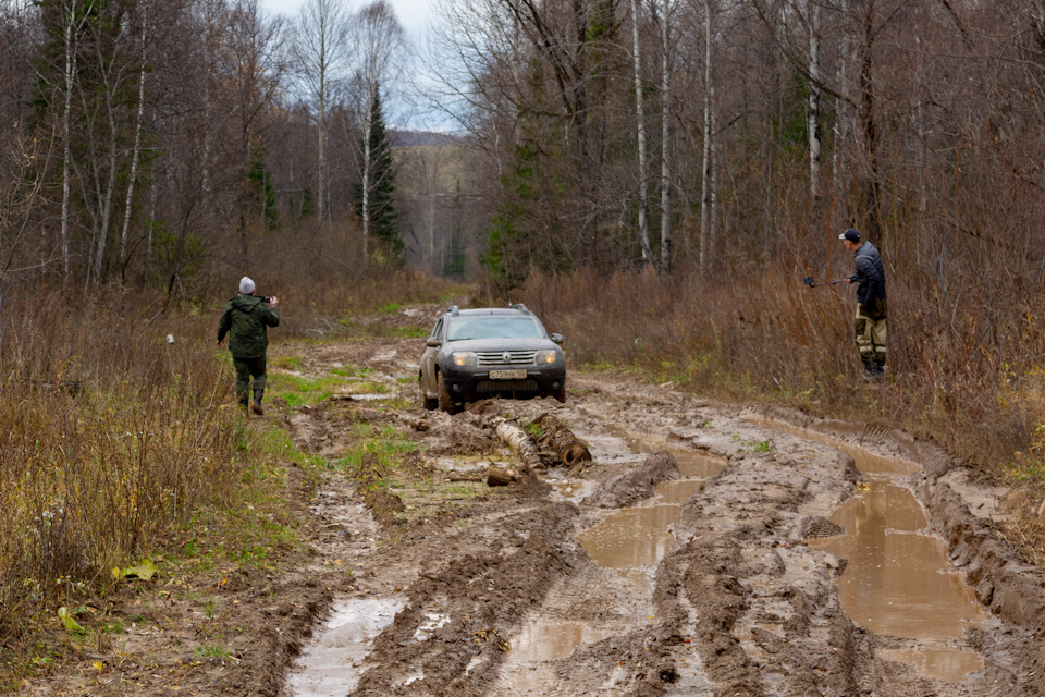 Булат с Лехой штурманят и снимают — Renault Duster (1G)