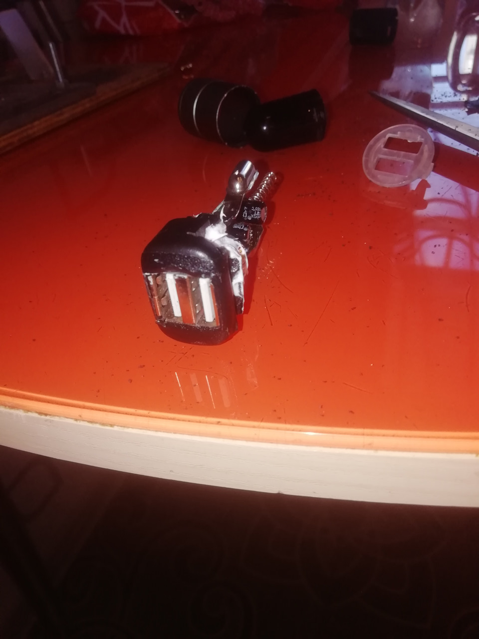 Зарядник usb на два порта в заглушку — Lada 2114, 0,5 л, 2006 года ...