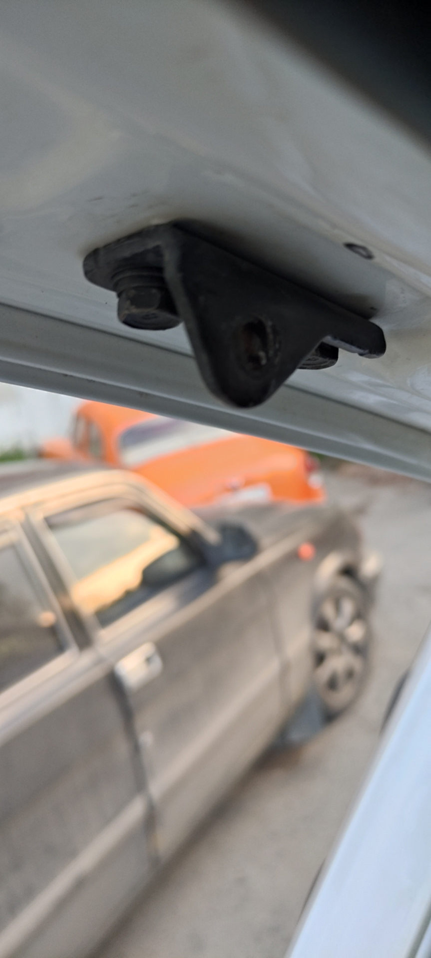 Сломалось крепление упора багажника, ALARM! — Hyundai Santa Fe (1G), 2 ...