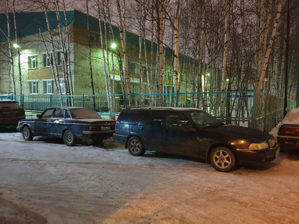 Две пенсионерки с пробегом в сумме свыше 700000 км :) — Volvo V70 I