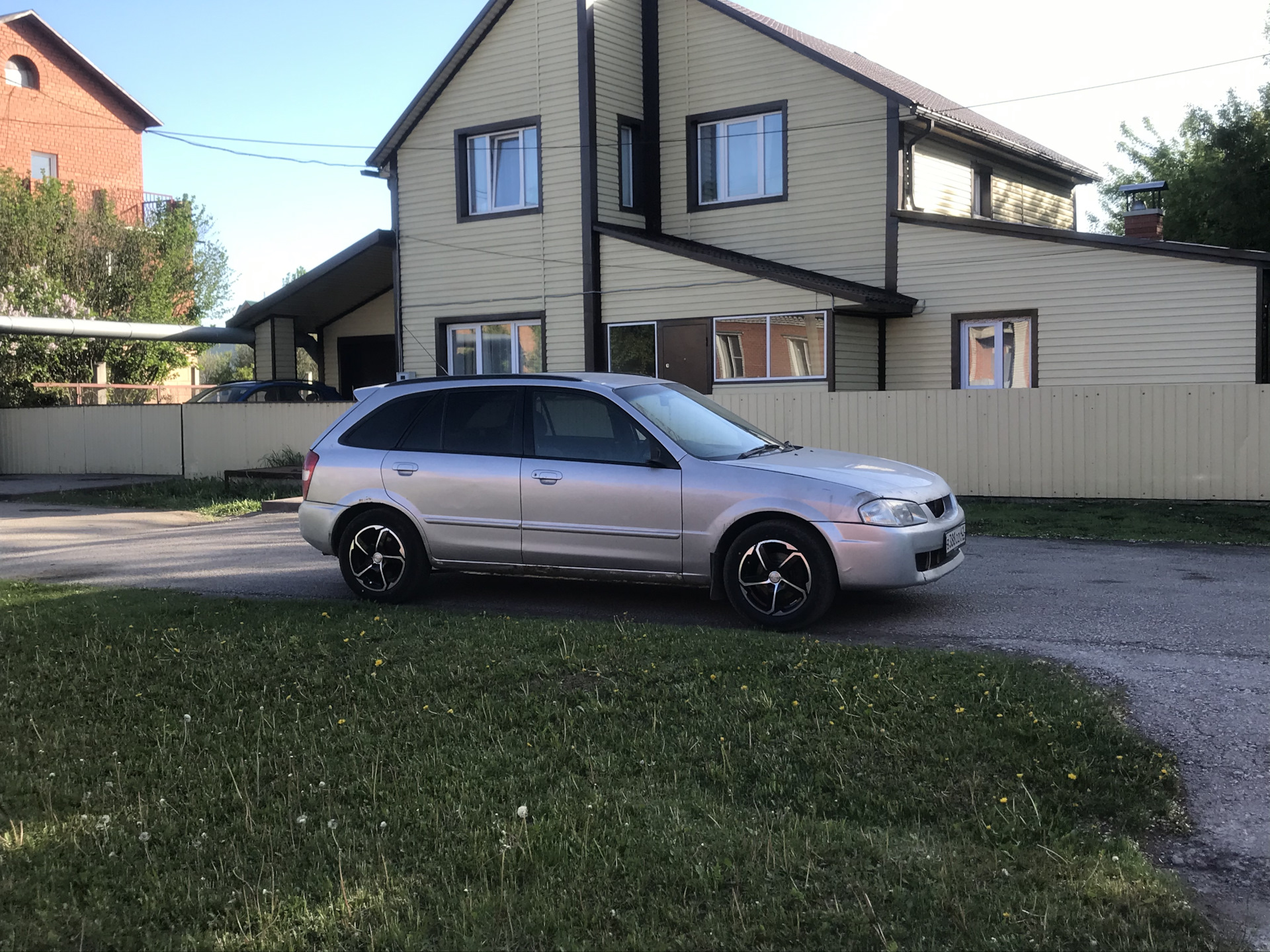 Дергается при нажатии на газ и при сбросе газа — Mazda Familia (BJ), 1 ...