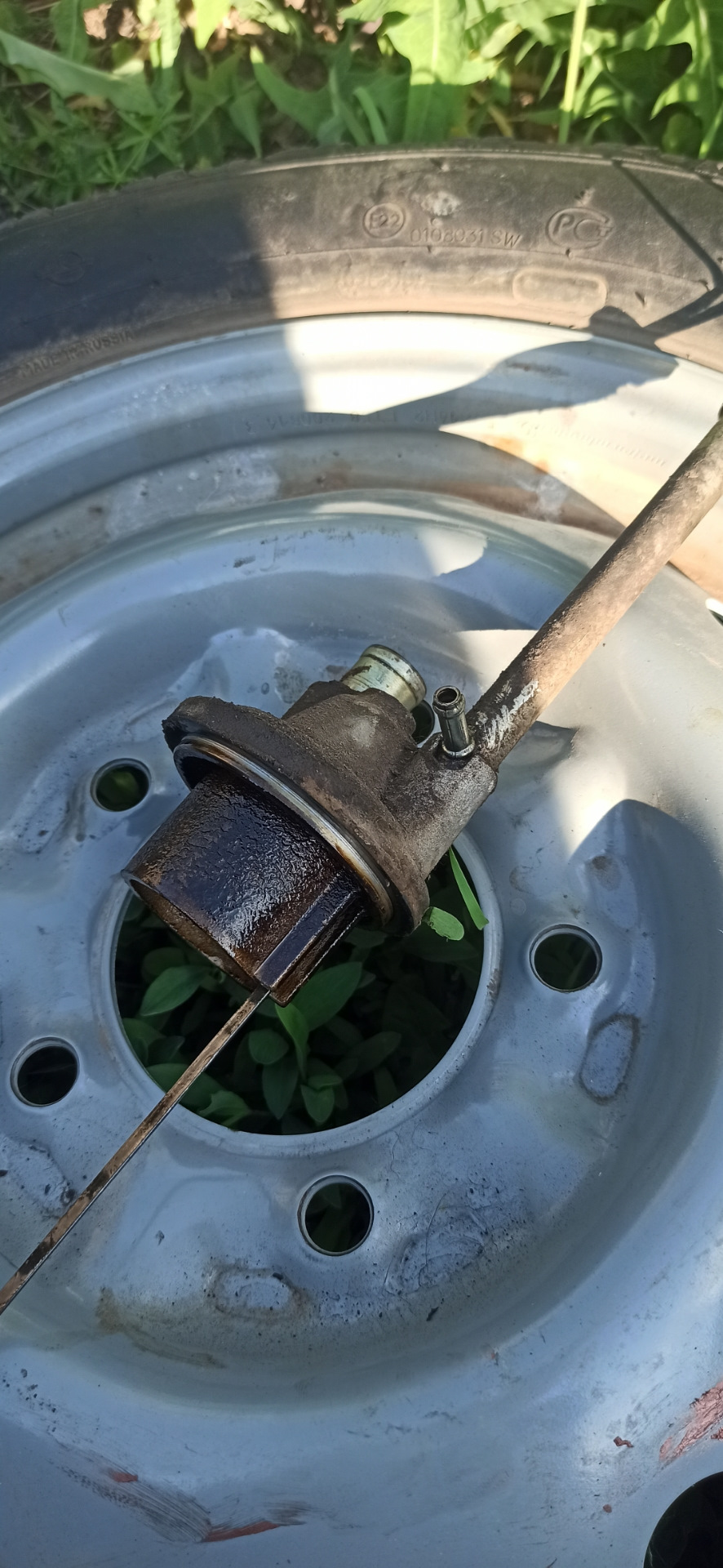 Лукойл люкс как альтернатива Genesis Advanced 10W-40 — Lada 4x4 3D, 1,7 ...