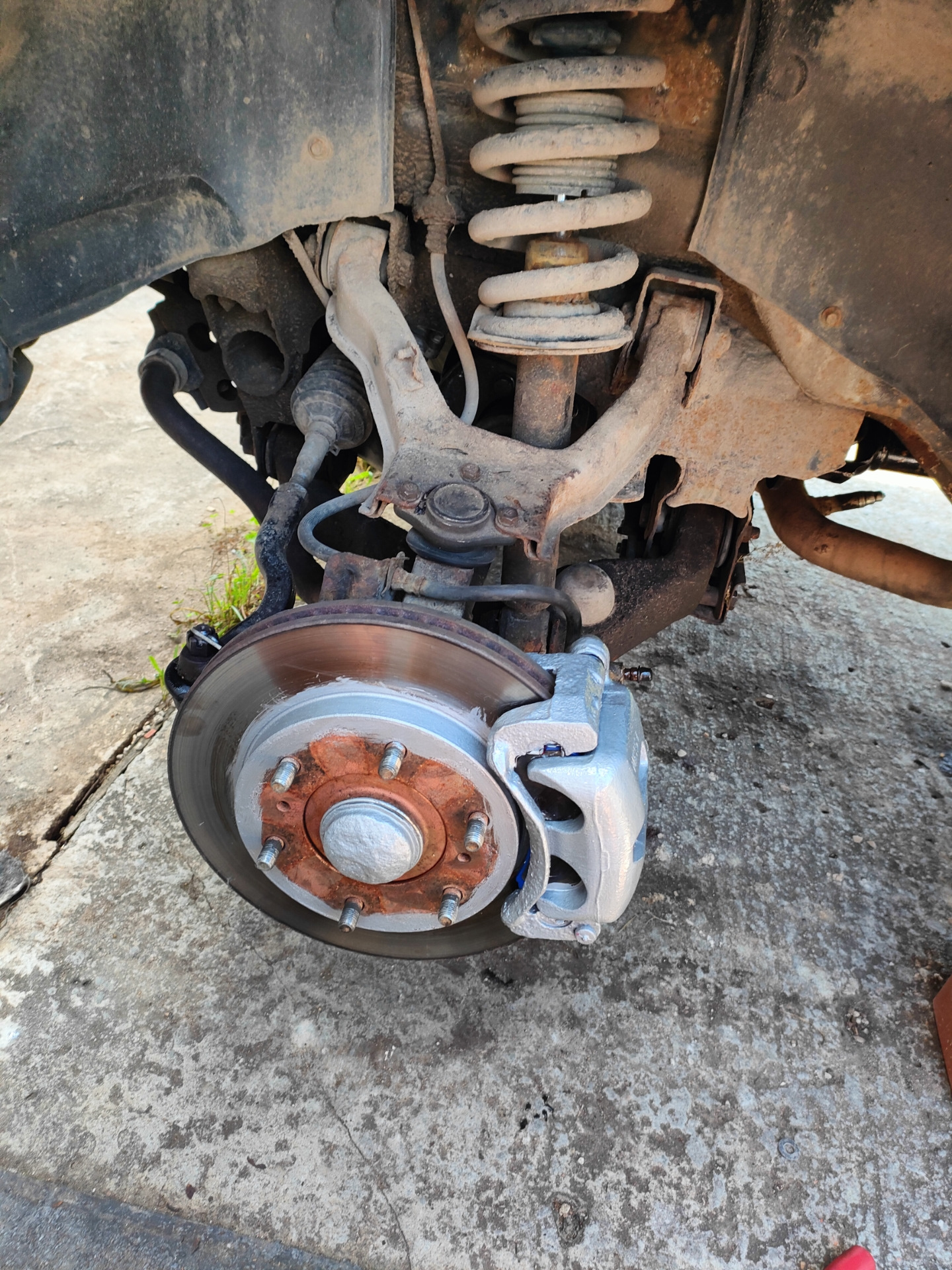 Устраняем скрип колодок, монтажные пластины — Mitsubishi Montero III ...