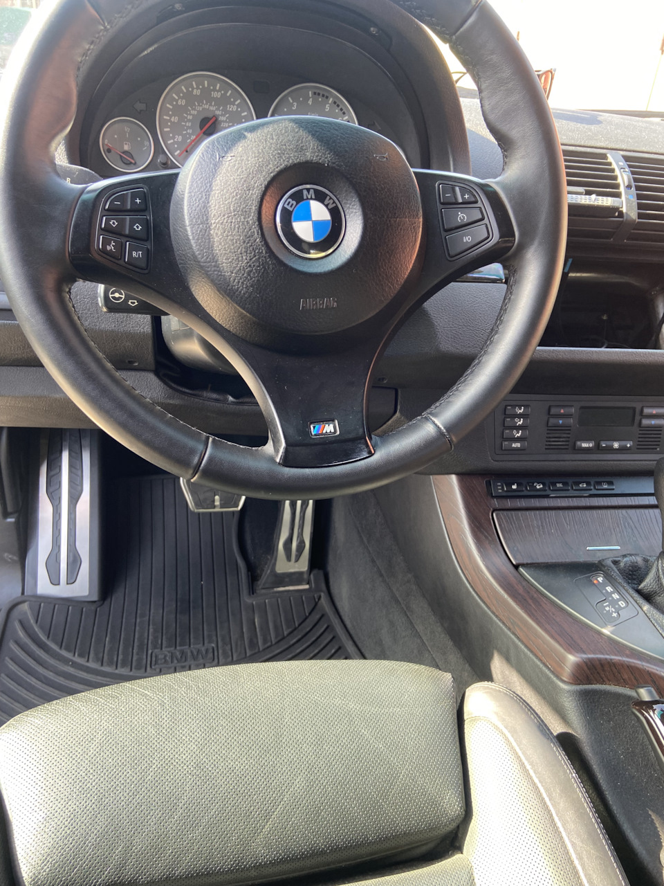 Фото в бортжурнале BMW X5 (E53)