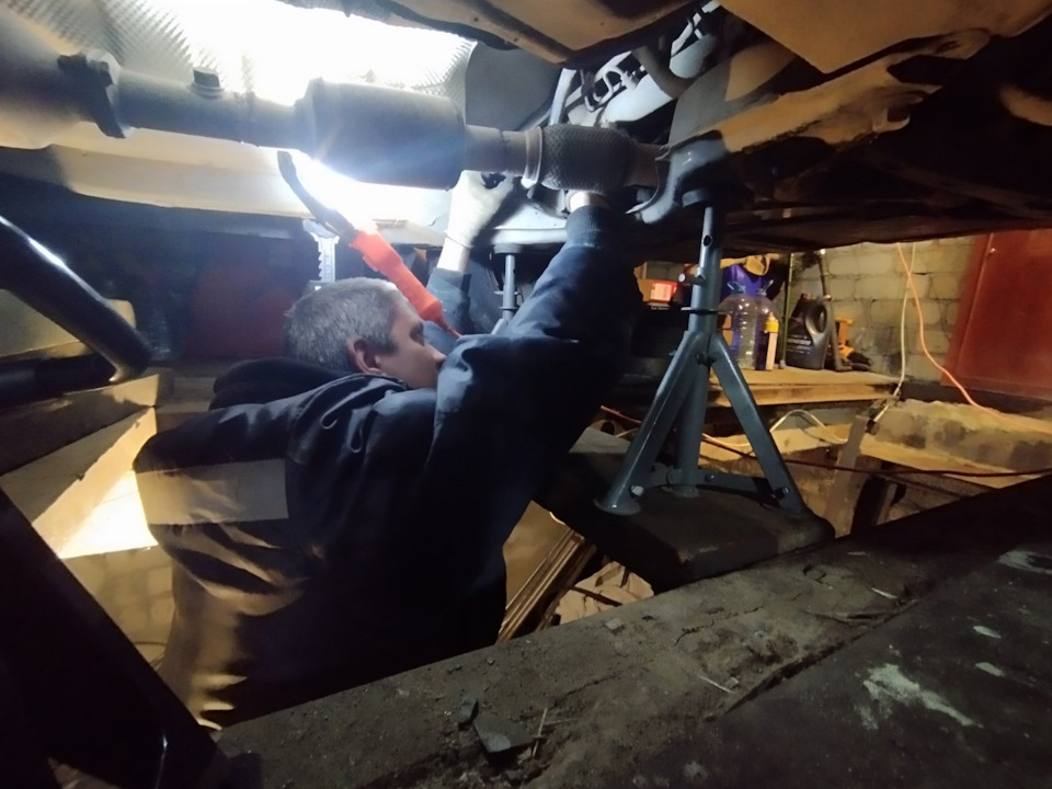 Новый стук — замена сайлентблоков передних рычагов, подтягивание ...