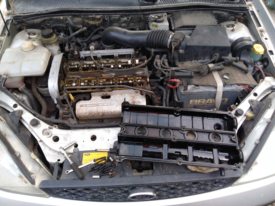 Замена прокладки клапанной крышки на отцовском фокусе — Lada 21124, 1,6 ...