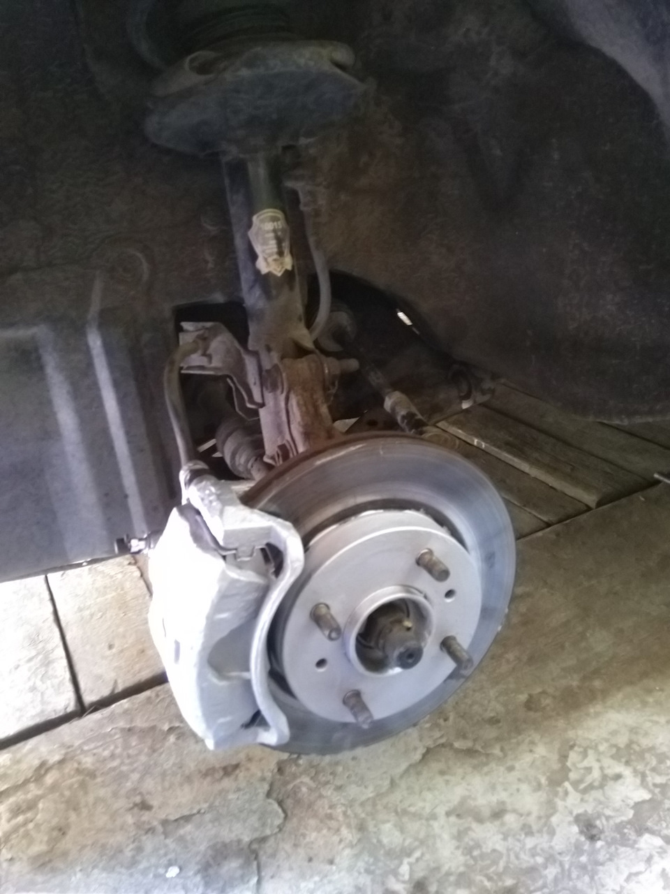 Покрасил суппорта + барабаны — Nissan Almera Classic (B10), 1,6 л, 2006 ...
