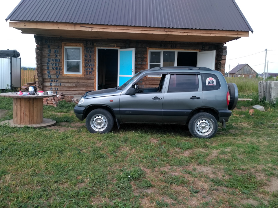 Гражданский лифт нивы шевроле. 2EAAAgNu OA 960. Гражданский лифт нивы шевроле фото. Гражданский лифт нивы шевроле-2EAAAgNu OA 960. картинка Гражданский лифт нивы шевроле. картинка 2EAAAgNu OA 960. Лифт подвески — один из самых популярных элементов тюнинга Нива Шевроле. В результате операции увеличиваются два параметра: клиренс и пространство в колесных арках. Это позволяет установить колеса с большим внешним диаметром и в полной мере раскрыть внедорожные качества автомобиля.