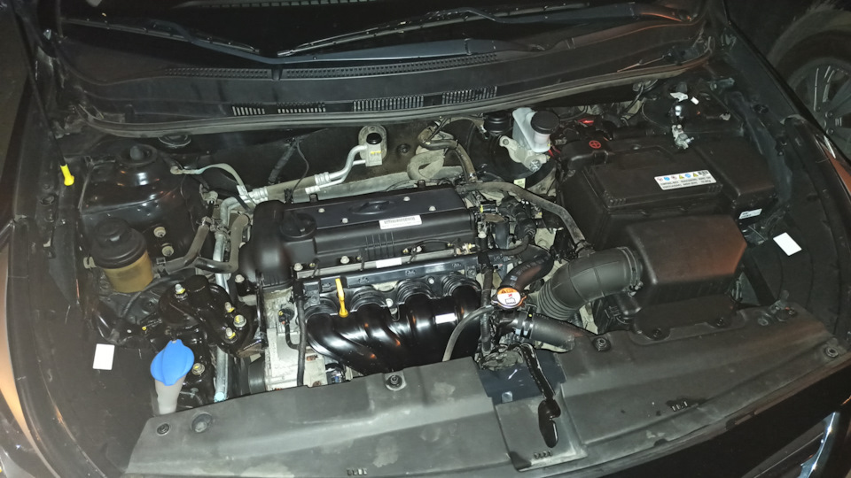 Помыл под капотом — Hyundai Solaris, 1,6 л, 2015 года | просто так | DRIVE2