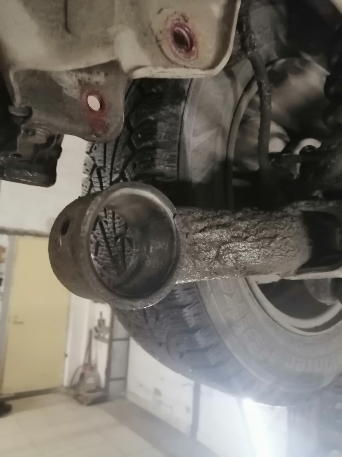 Замена сайлентблоков балки — Geely Emgrand EC7 FE-1, 1,8 л, 2012 года ...