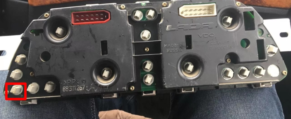 Мигающие лампочки на щитке приборов — Lada 21102, 1,5 л, 2000 года ...