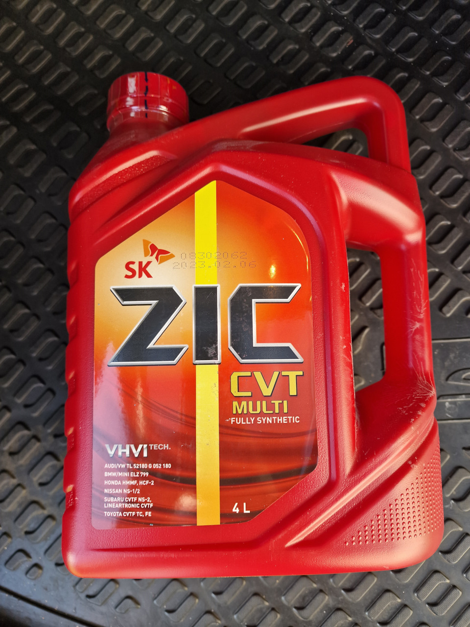 162631 цвет масла. Масло zig xq fully synthetic 5w40 в железной банке. Zic x9 5w-40 4л. Zic cvt multi цвет. 162628 zic.
