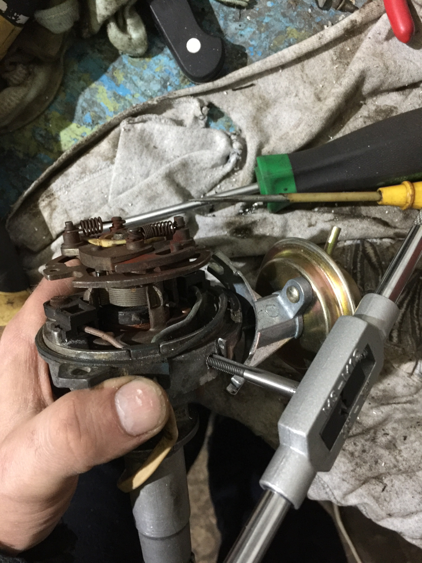 Вакуум трамблера от ВАЗ 2108 на Mazda GC 1.6 — Mazda 626 II (GC), 1,6 л ...