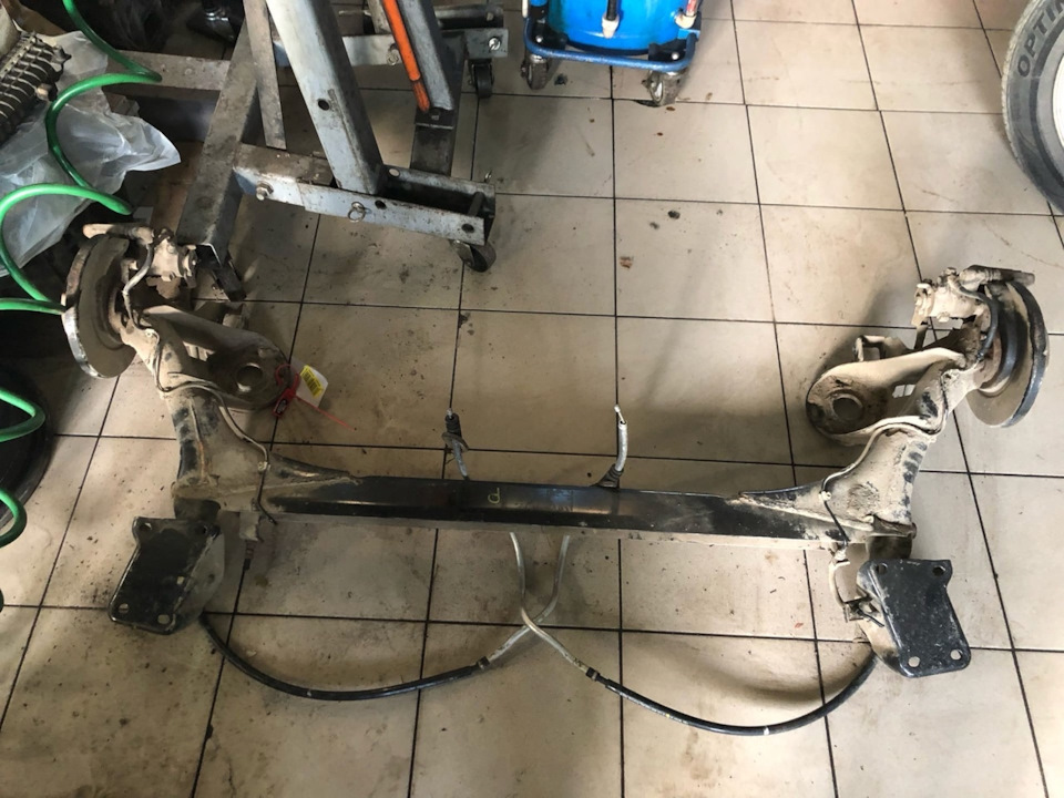 Приобрел заднюю балку с дисковыми тормозами — Volkswagen Polo Sedan, 1 ...