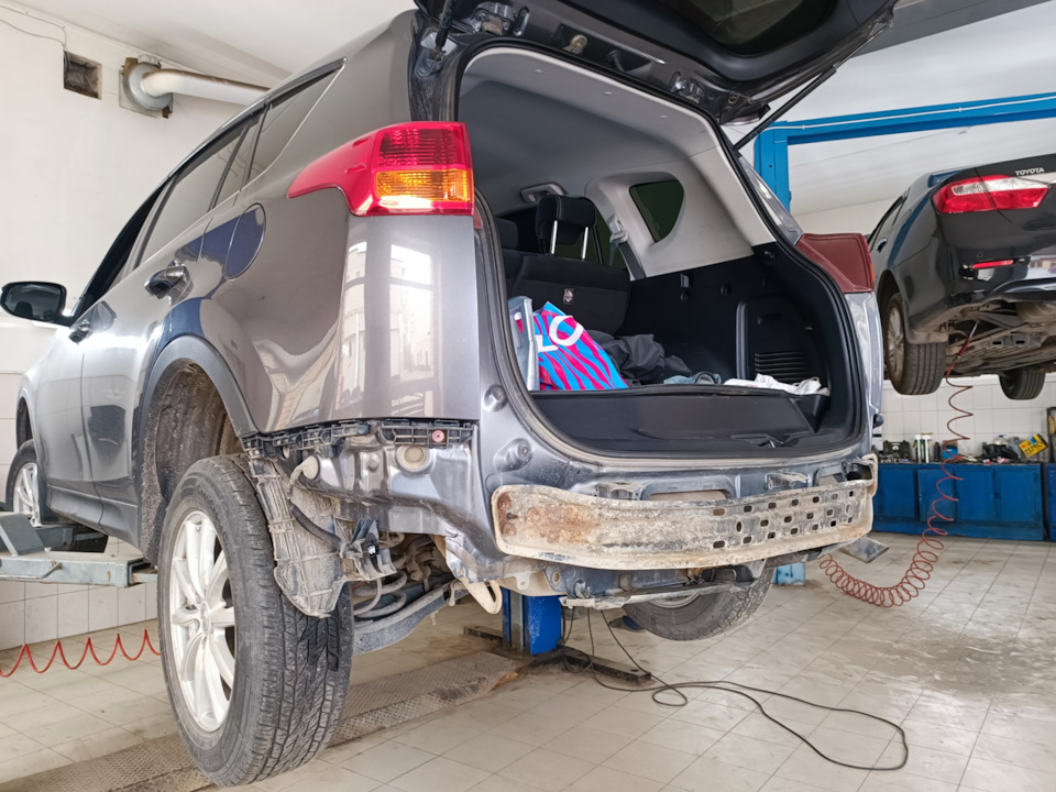 Задний парктроник. Проблема решена — Toyota RAV4 (IV), 2 л, 2013 года ...