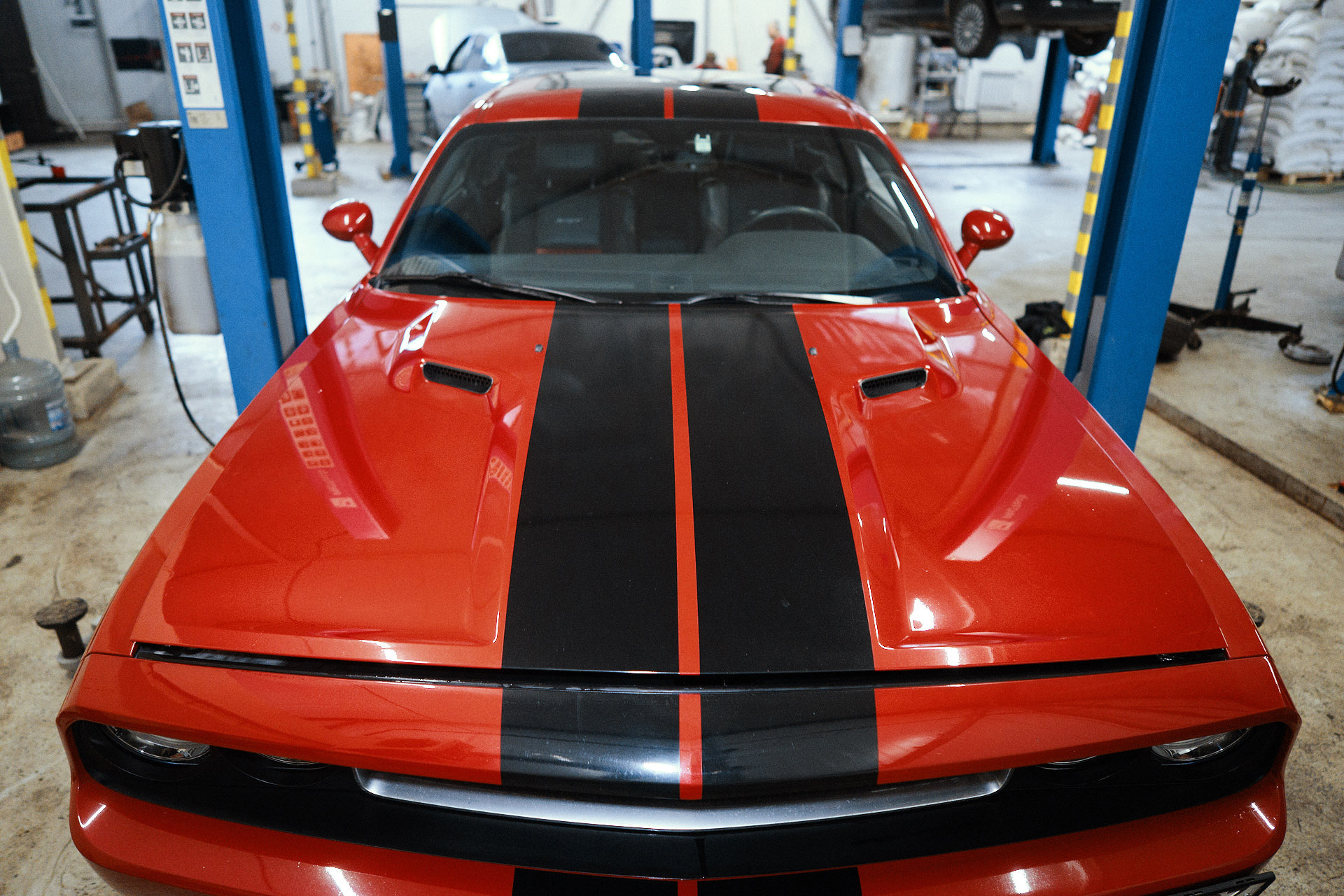 Расход додж. Додж Челленджер 6.4. Dodge Challenger 2023. Челленджер 6.4 2015г. Challenger краска