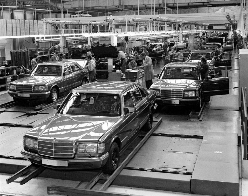 * — Mercedes-Benz S-Class (W126)