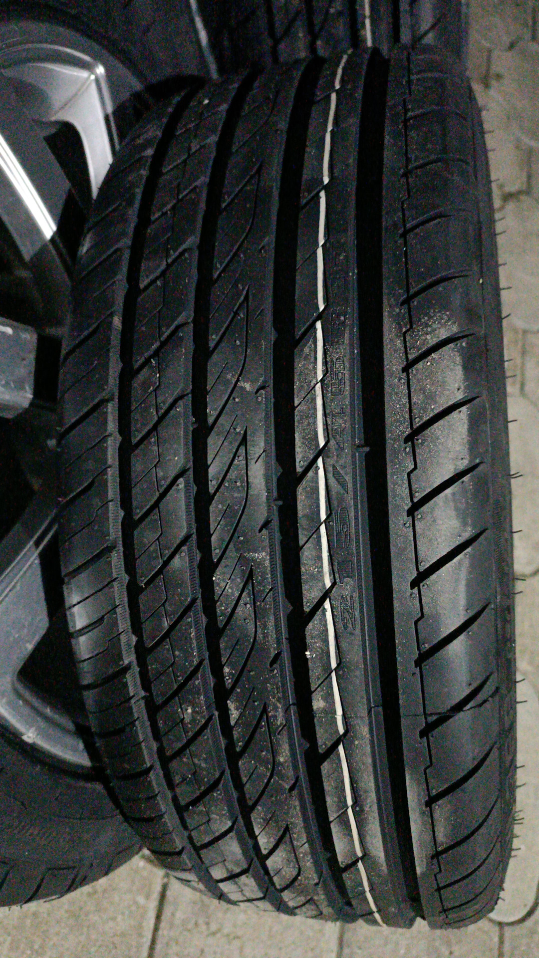 Ovation tyres vi 388. Ovation XL vi-388t 215 45 17. Ovation vi-388.