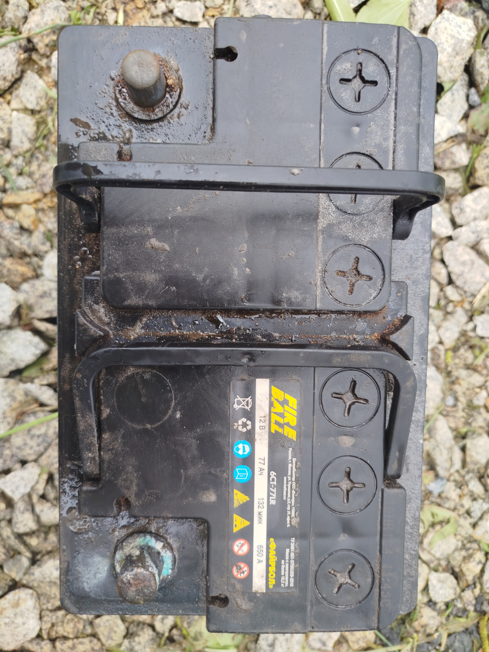 Старый аккумулятор с 2017 года выпуска — Suzuki SX4 (1G). Запчасти на фото: 3481001