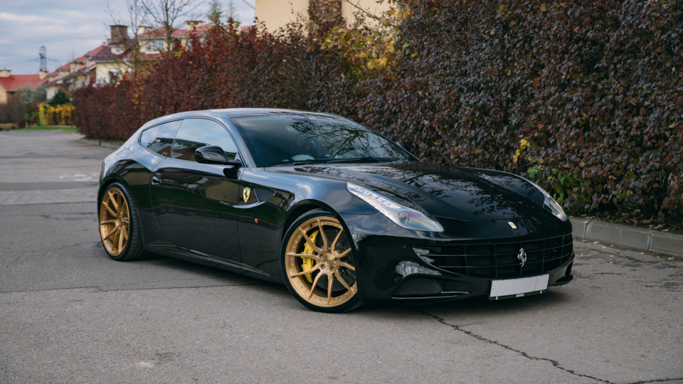 Фото в бортжурнале Ferrari FF