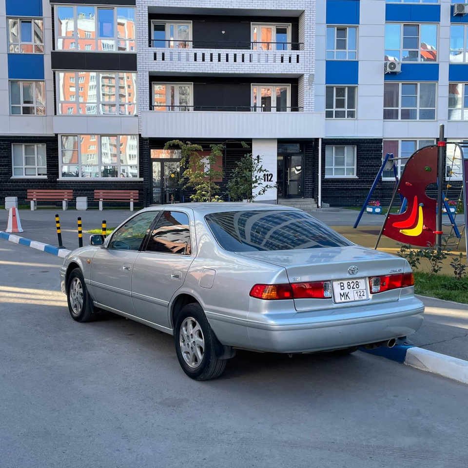 4. Номера под японский стандарт, ворсовые ковры и мойка фар — Toyota Camry  (XV20), 2,2 л, 2000 года | аксессуары | DRIVE2