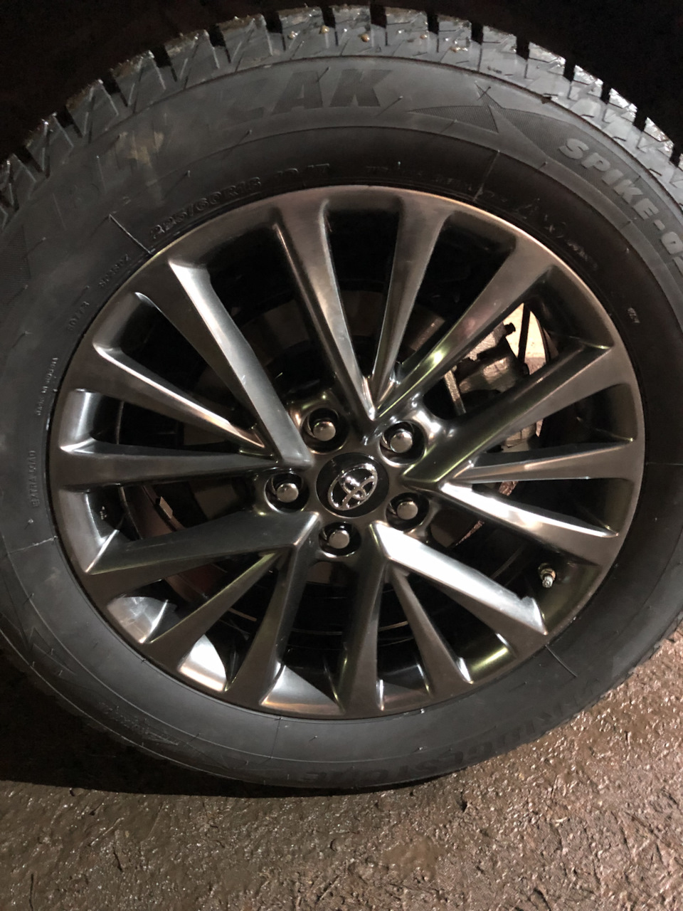 Заглушка ступицы — Geely Atlas Pro, 1,5 л, 2021 года | колёсные диски ...