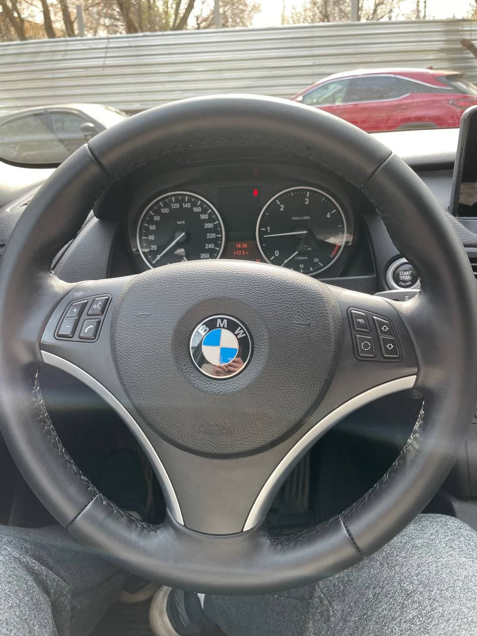 Автосервис руль. Руль бмв е90. руль бмв м3 е90. руль алькантара bmw e90. руль бмв e90.