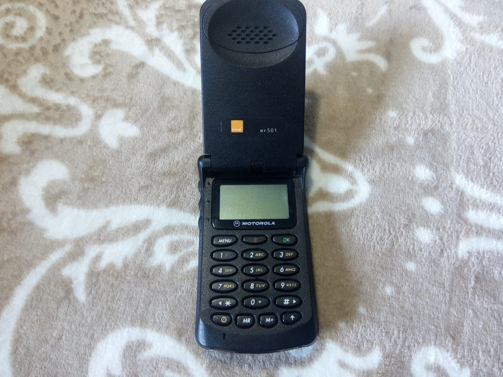 Мобильные телефоны 90. Motorola STARTAC mr501. Motorola сотовый 90. Сотовые телефоны Моторола 90-х. Моторола дампс 1997.
