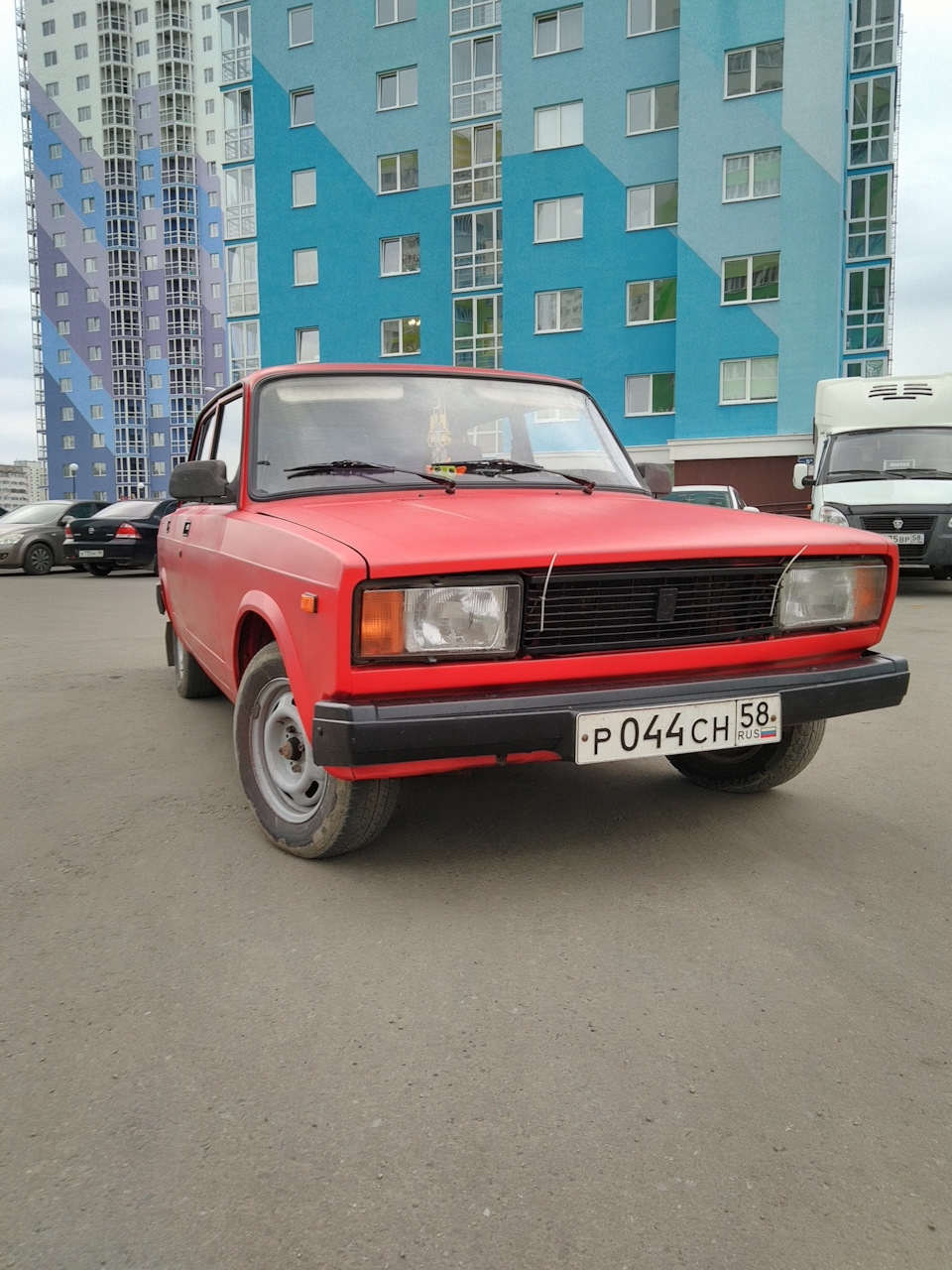 Покраска авто за 3000 из болончиков для графити — Lada 21054, 1,6 л, 2008  года | своими руками | DRIVE2