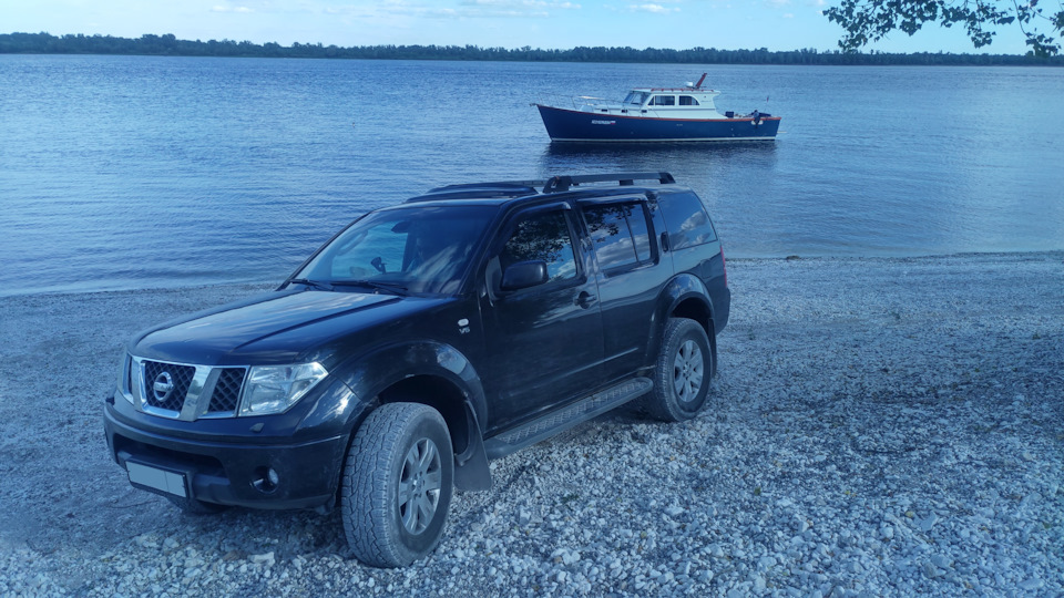 Nissan Pathfinder r51 в снегу