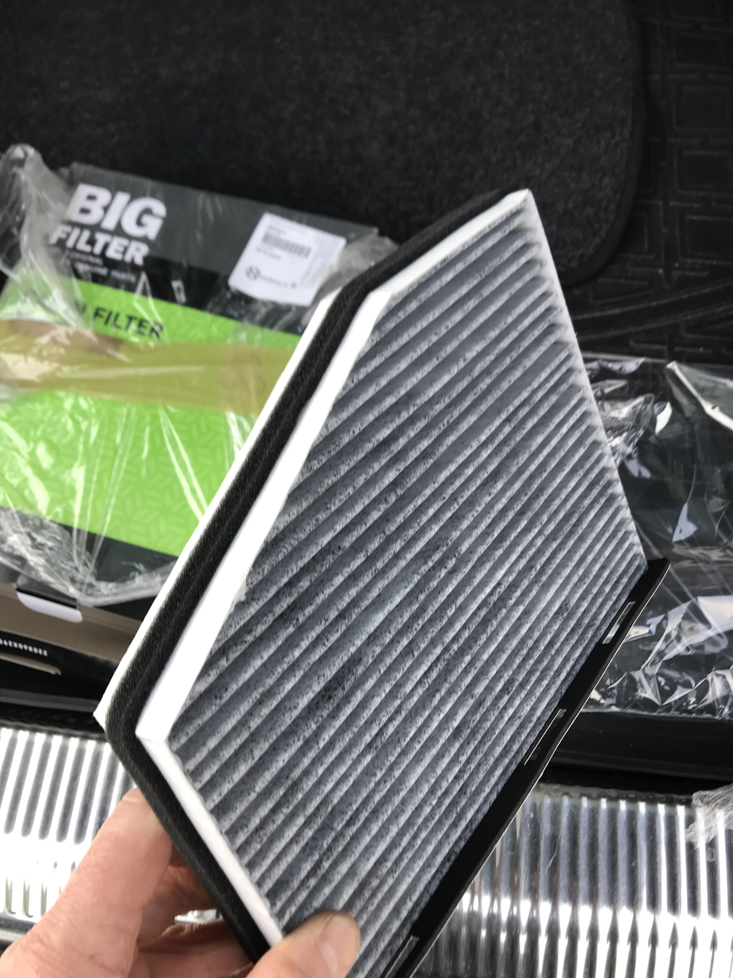 Фильтр салона — Audi Q3 (1G), 2 л, 2012 года | расходники | DRIVE2