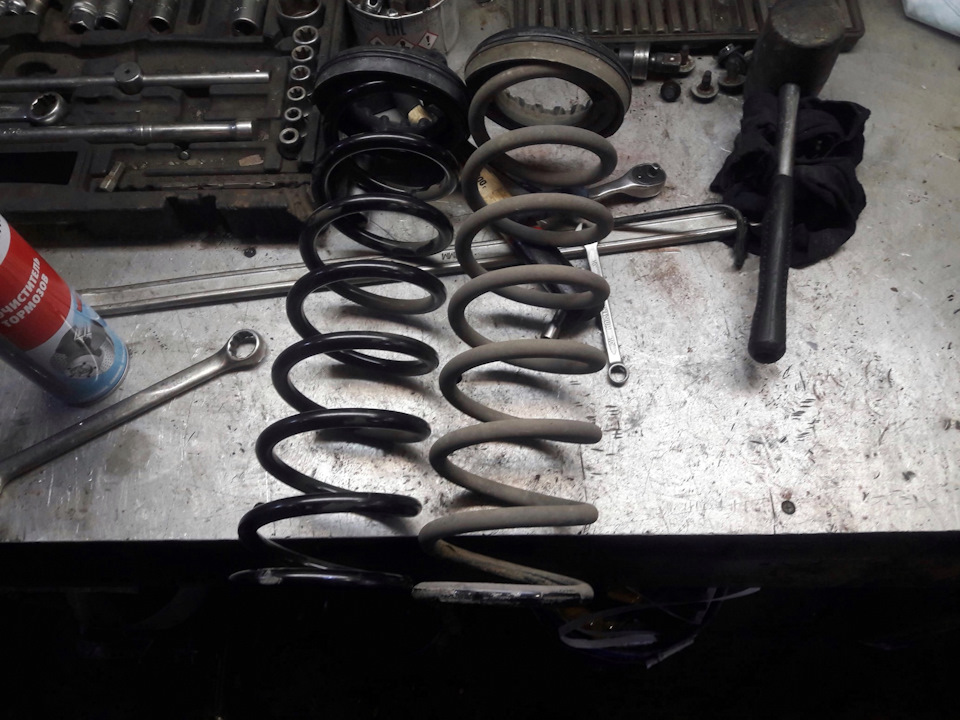 По длине и по количеству витков пружины абсолютно одинаковые ! — Ford Focus Hatchback III