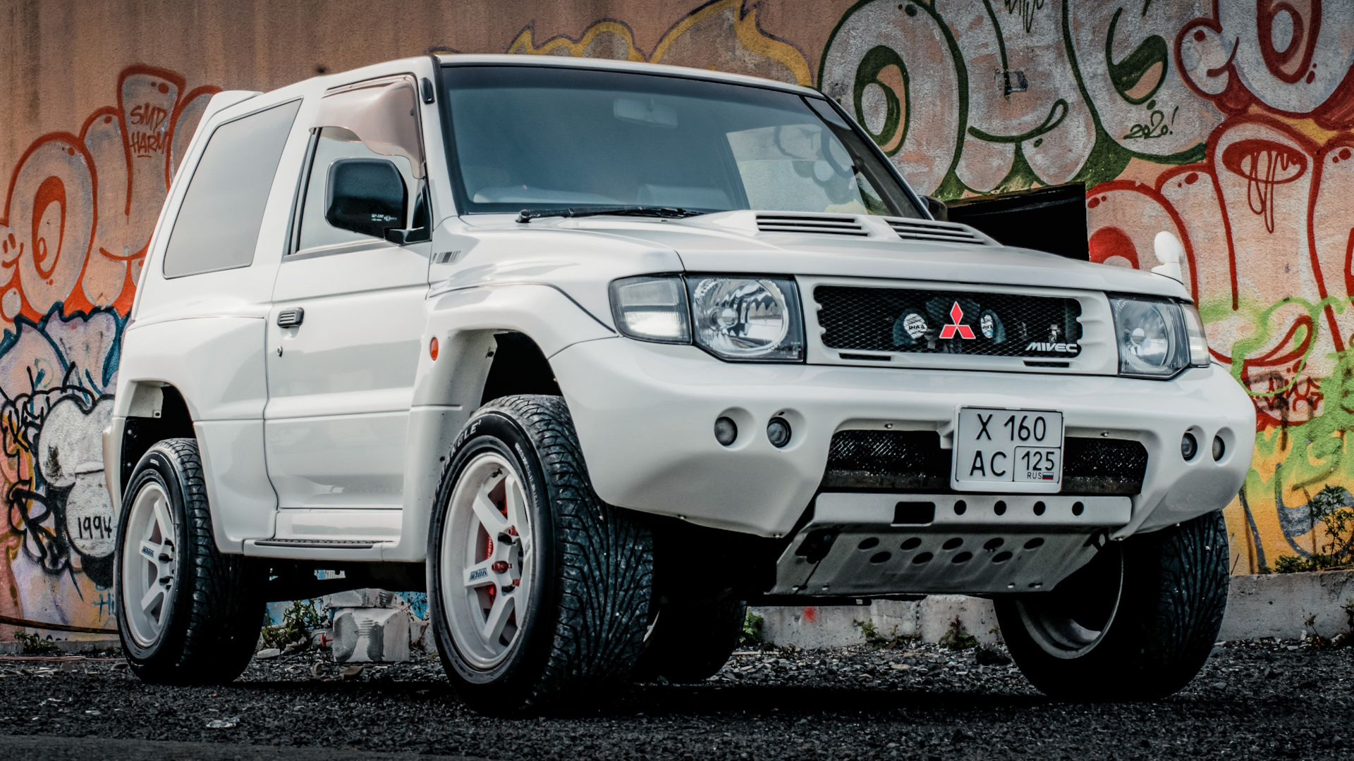 Mitsubishi Pajero Evolution 3.5 бензиновый 1997 | Stormtrooper на DRIVE2