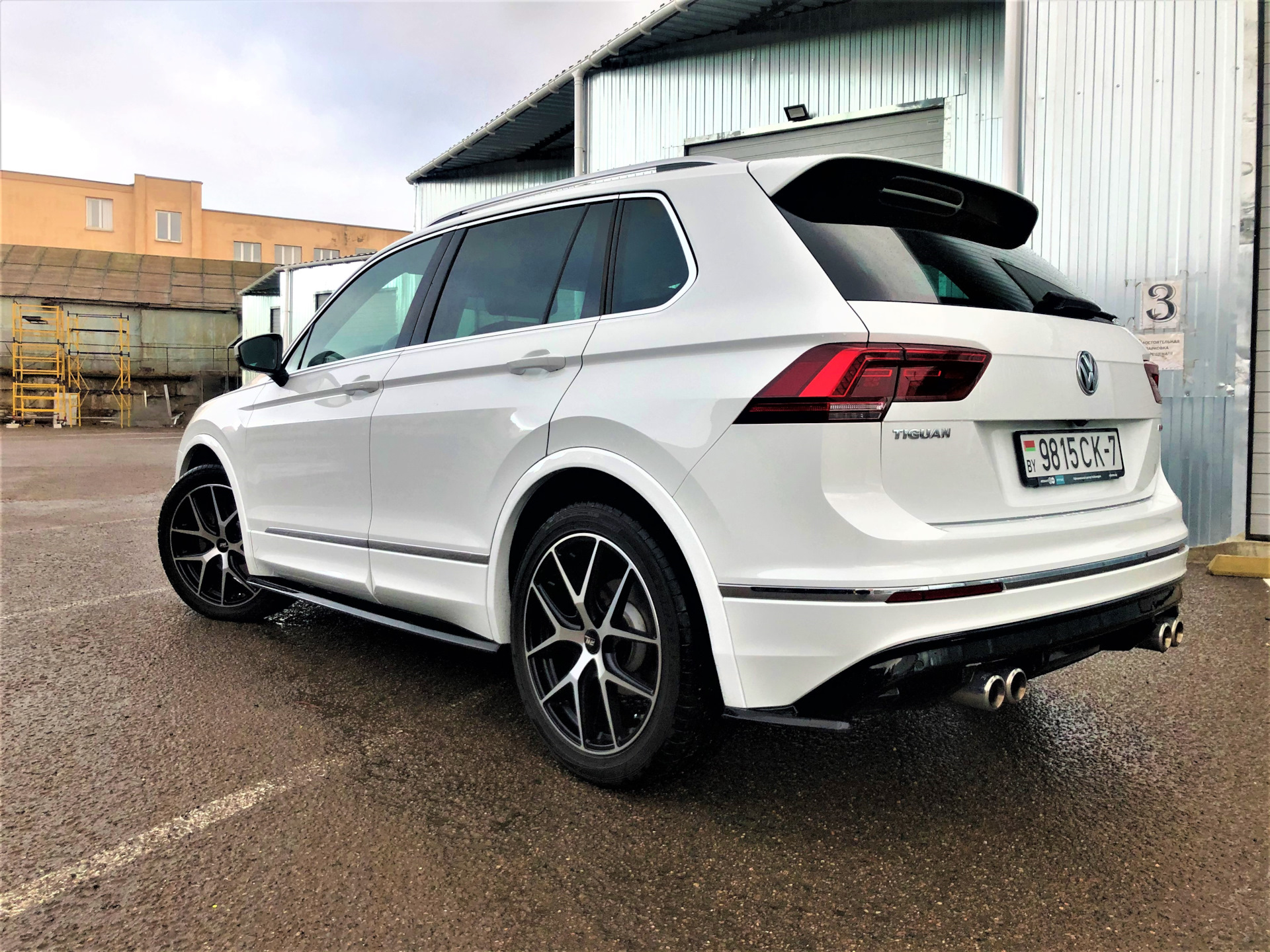 🚀Арки в цвет кузова и бронь оптики!🚀🤍❤🤍 — Volkswagen Tiguan (2G), 2 л,  2019 года | стайлинг | DRIVE2