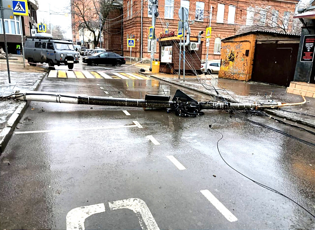 Вечный огонь в ростове на карла маркса. Ростов пал. Ростов пал. Ростов пал. Вечный огонь на карла маркса ростов на дону.