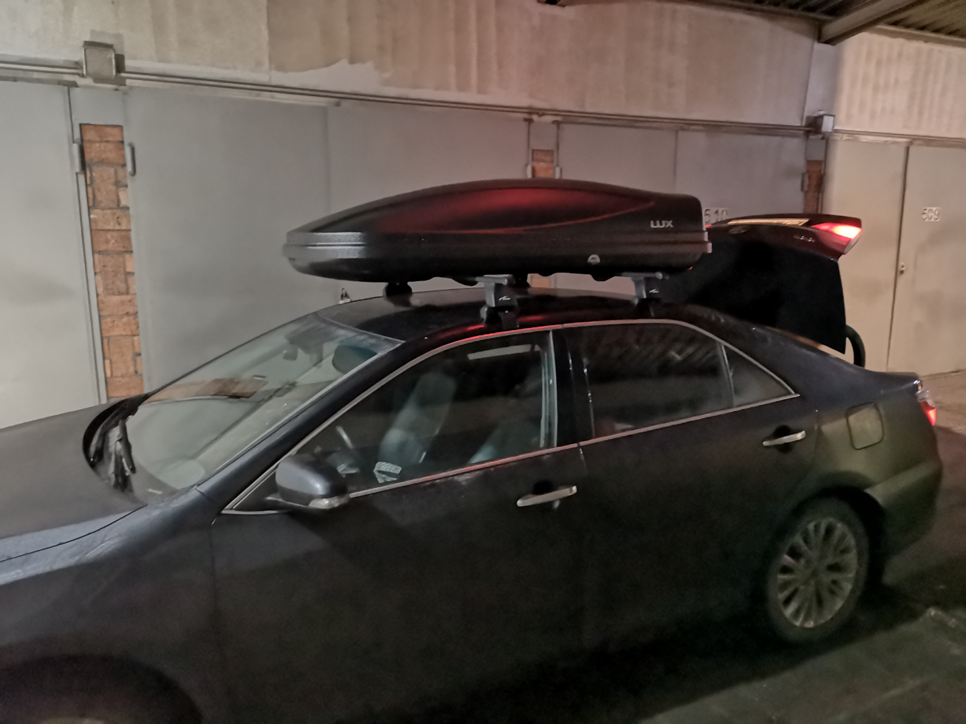 Кофр и дуги на крышу — Toyota Camry (XV50), 2,5 л, 2014 года ...