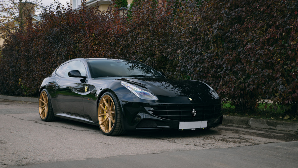 Фото в бортжурнале Ferrari FF
