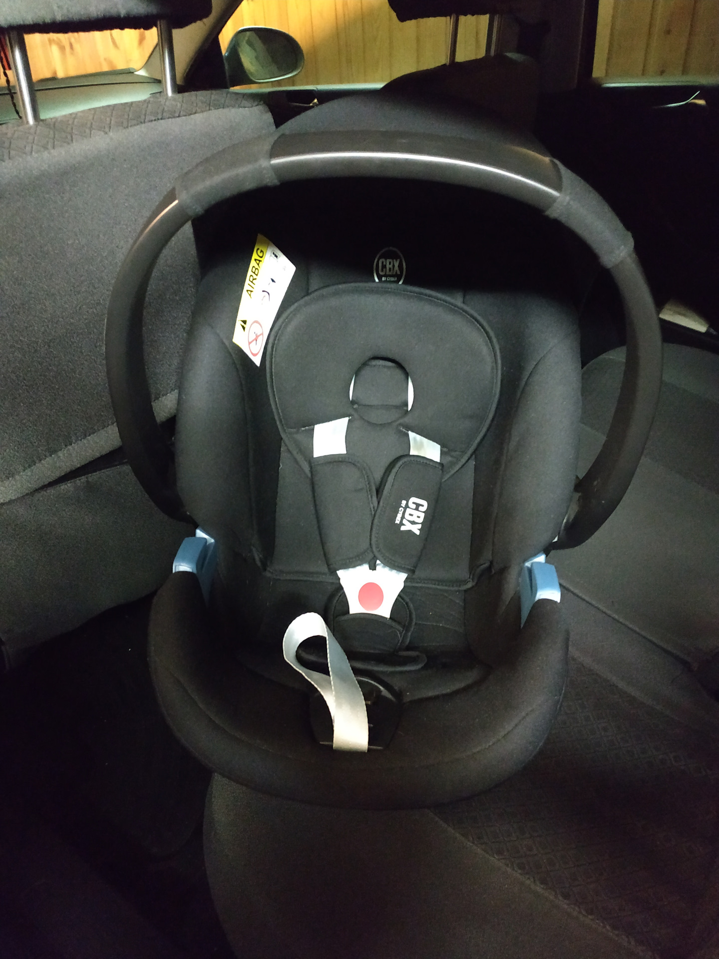 Автокресло CBX by Cybex Aton Basic — Volkswagen Passat Variant (B6), 1 ...