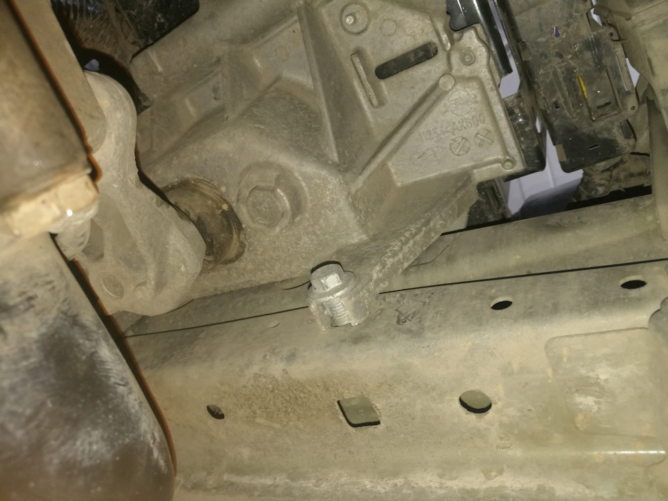 Фото в бортжурнале Nissan Note (1G)