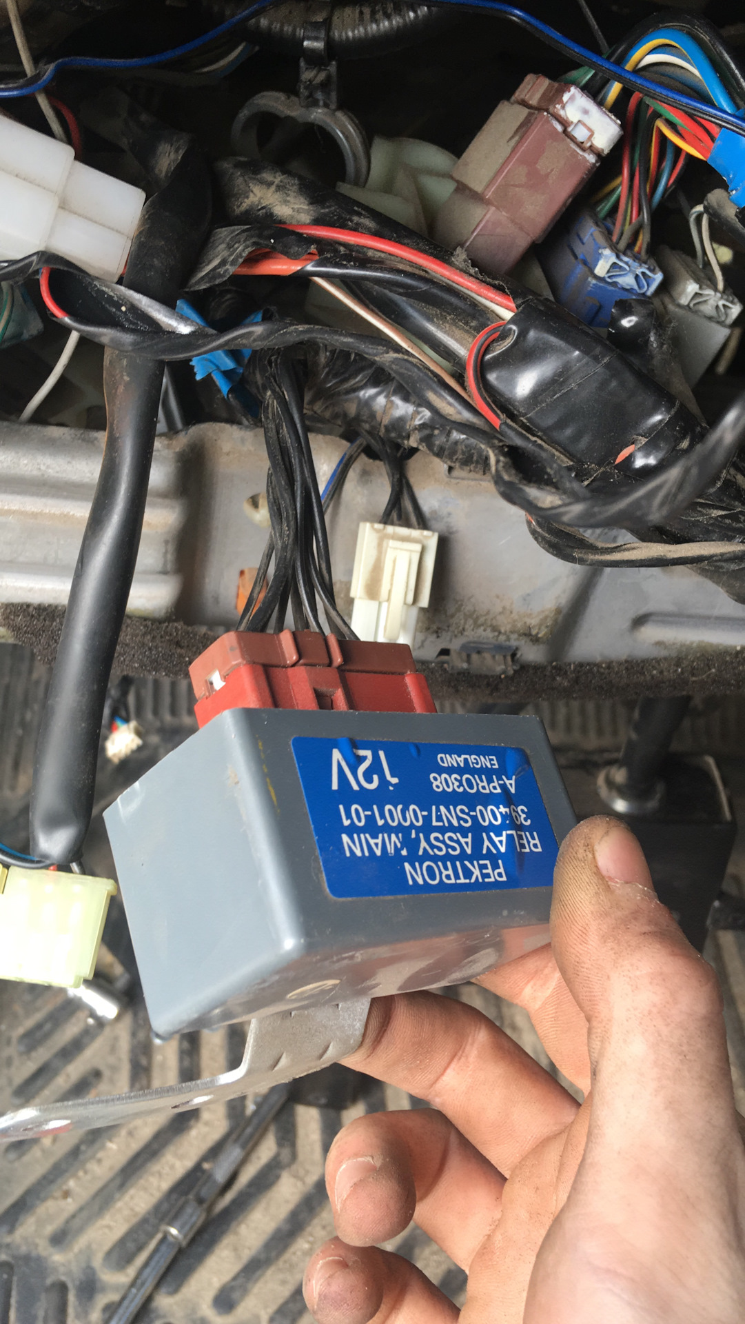 Сигнализация аккорд 8. Хонда crv блок сигнализации. Honda accord 8 штатный сигнал сигнализации. Хонда срв блок сигнализации. Блок сигнализации аккорд 7.