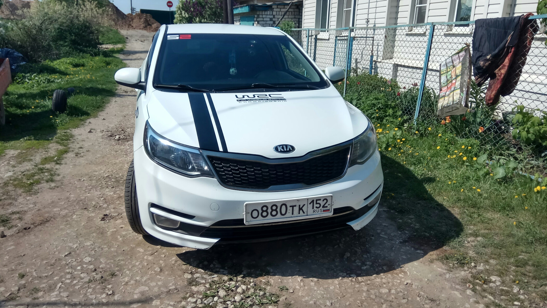 Полосы на капот — KIA Rio (3G), 1,6 л, 2015 года | стайлинг | DRIVE2